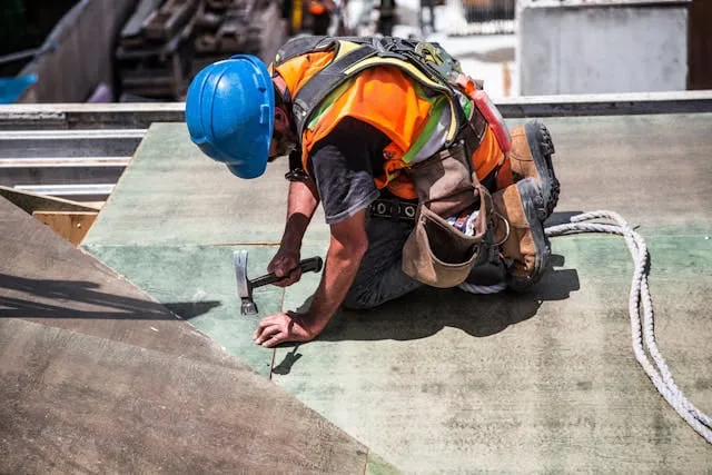 Choosing the Right Company for Roofing Services