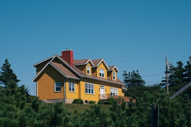 Gable Roofs: Classic Choice for All-Season Homes